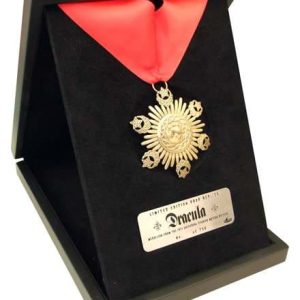Um Medallion Of Dracula Ltd Ed Prop Rep