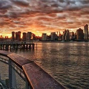 Città Americana Vicino All'Acqua Diamond Painting | Seos Shop ®